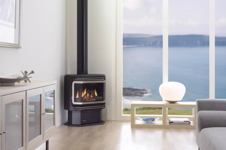 Regency Ultimate direct vent gas stove fireplaces (models U37 and U39)